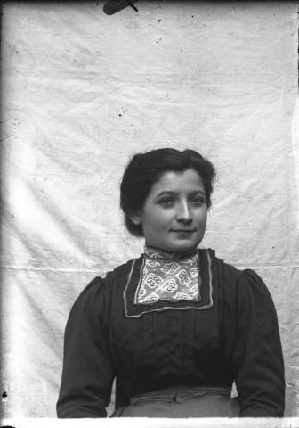 Val Brembana. Ritratto di donna