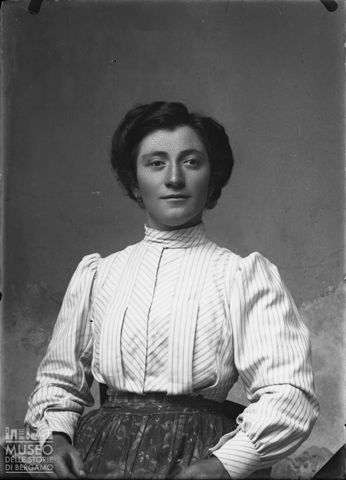 Piazza Brembana. Ritratto di donna