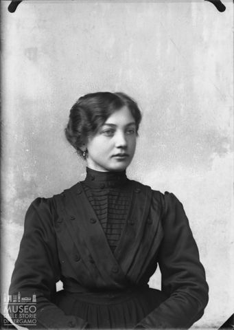 Piazza Brembana. Ritratto di donna