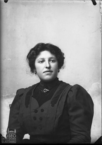 Piazza Brembana. Ritratto di donna