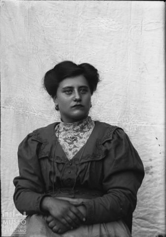 Piazzatorre. Ritratto di donna