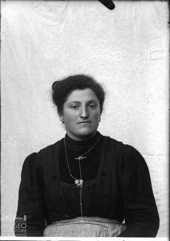 Piazzatorre. Ritratto di donna
