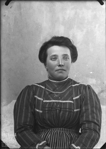 Piazza Brembana. Ritratto di donna
