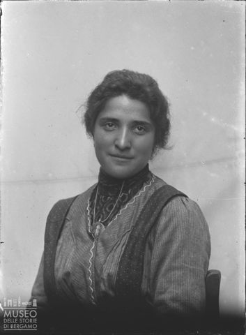 Val Brembana. Ritratto di donna