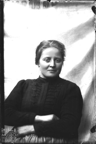 Val Brembana. Ritratto di donna