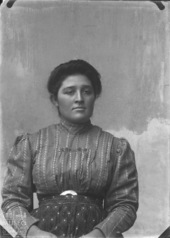 Piazza Brembana. Ritratto di donna