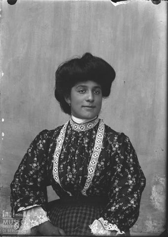 Piazza Brembana. Ritratto di donna