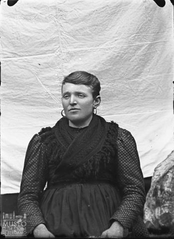 Piazza Brembana. Ritratto di donna