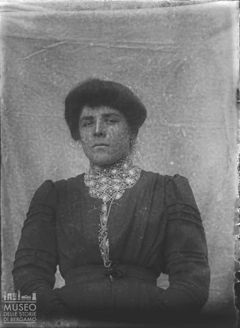 Piazza Brembana. Ritratto di donna