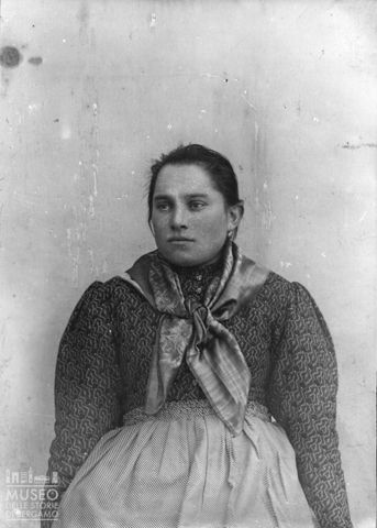 Val Brembana. Ritratto di donna