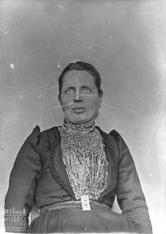 Val Brembana. Ritratto di donna