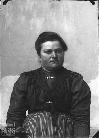 Piazza Brembana. Ritratto di donna