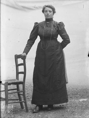 Val Brembana. Ritratto di donna