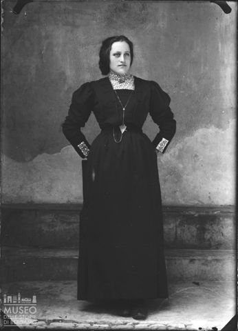 Piazza Brembana. Ritratto di donna