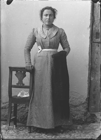 Val Brembana. Ritratto di donna