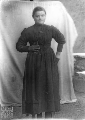 Val Brembana. Ritratto di donna
