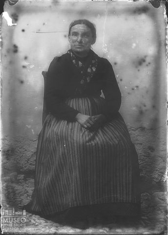 Piazza Brembana. Ritratto di donna