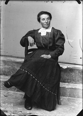 Piazza Brembana. Ritratto di donna