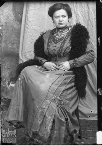 Val Brembana. Ritratto di donna