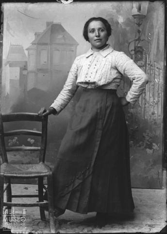 Piazza Brembana. Ritratto di donna