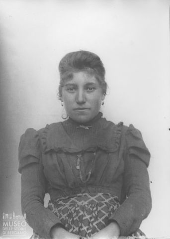 Val Brembana. Ritratto di donna