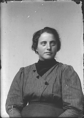 Val Brembana. Ritratto di donna