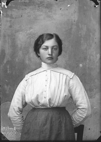 Piazza Brembana. Ritratto di donna