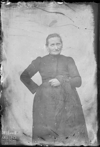 Cassiglio. Ritratto di donna