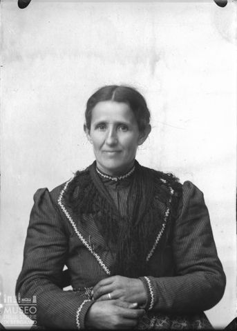 Cassiglio. Ritratto di donna