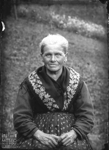 Val Brembana. Ritratto di donna