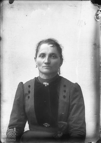 Val Brembana. Ritratto di donna