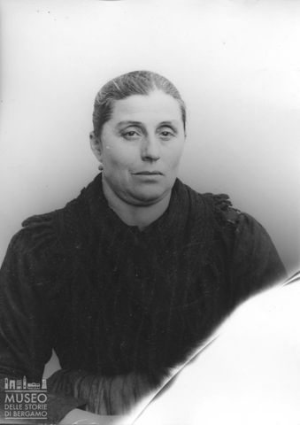 Val Brembana. Ritratto di donna