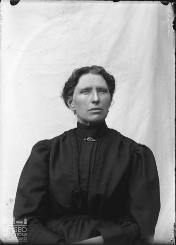 Val Brembana. Ritratto di donna