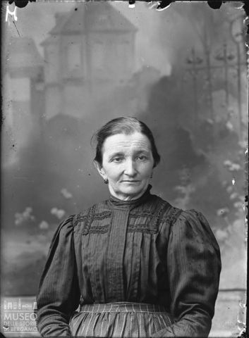 Piazza Brembana. Ritratto di donna