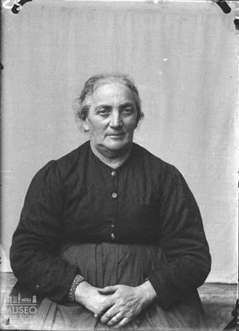 Piazza Brembana. Ritratto di donna