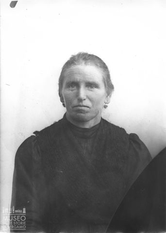 Val Brembana. Ritratto di donna