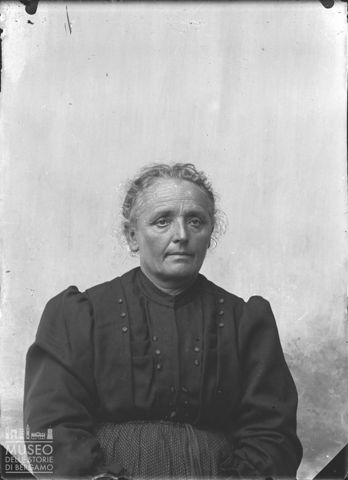 Cassiglio. Ritratto di donna