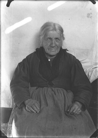 Ornica. Ritratto di donna