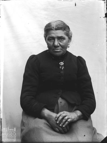 Val Brembana. Ritratto di donna