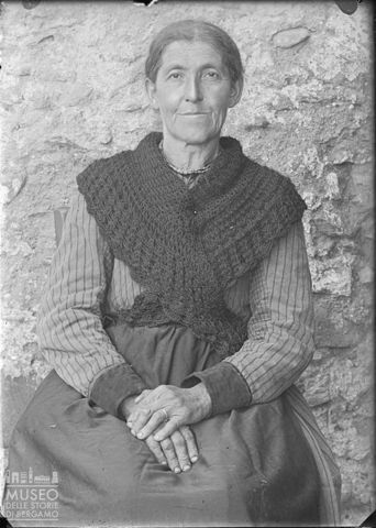 Piazza Brembana. Ritratto di donna
