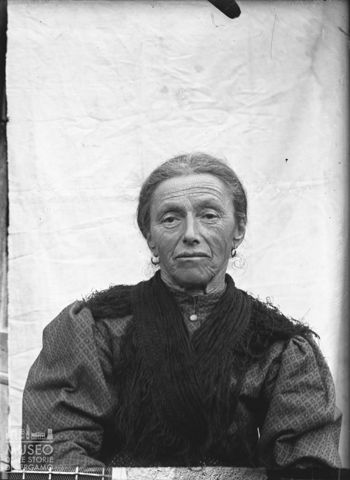 Piazza Brembana. Ritratto di donna