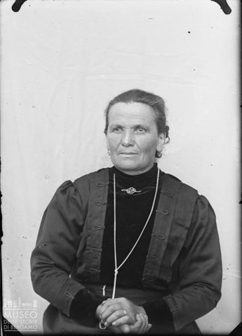 Val Brembana. Ritratto di donna