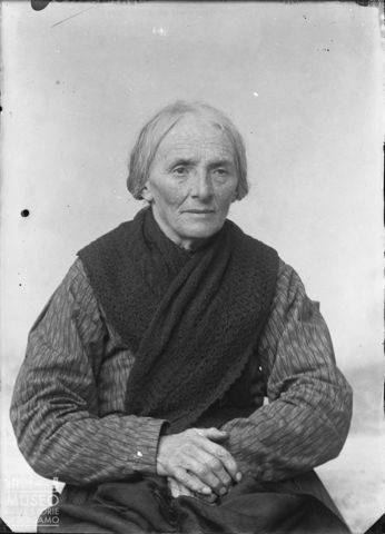 Piazza Brembana. Ritratto di donna
