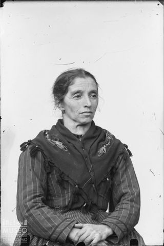 Piazza Brembana. Ritratto di donna