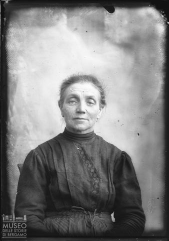 Piazza Brembana. Ritratto di donna