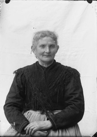 Piazza Brembana. Ritratto di donna