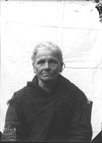 Val Brembana. Ritratto di donna