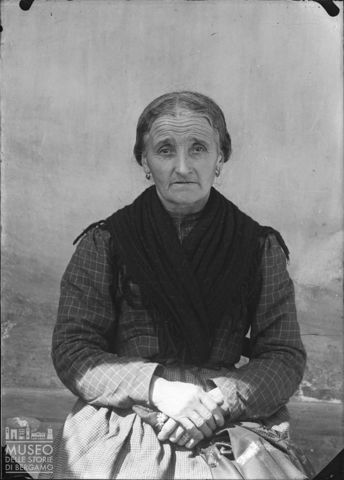 Val Brembana. Ritratto di donna
