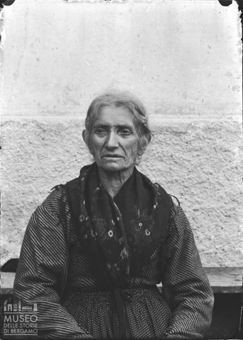 Val Brembana. Ritratto di donna