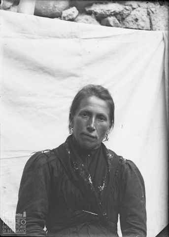 Val Brembana. Ritratto di donna